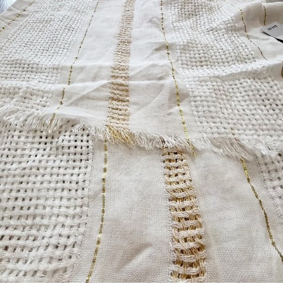 New ANN TAYLOR FACTORY Women’s Ivory Gold Woven Multifunctional Scarf 29”X53” - Picture 3 of 9